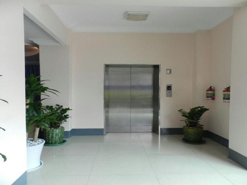 Real Link Hotel Yangon Exterior foto